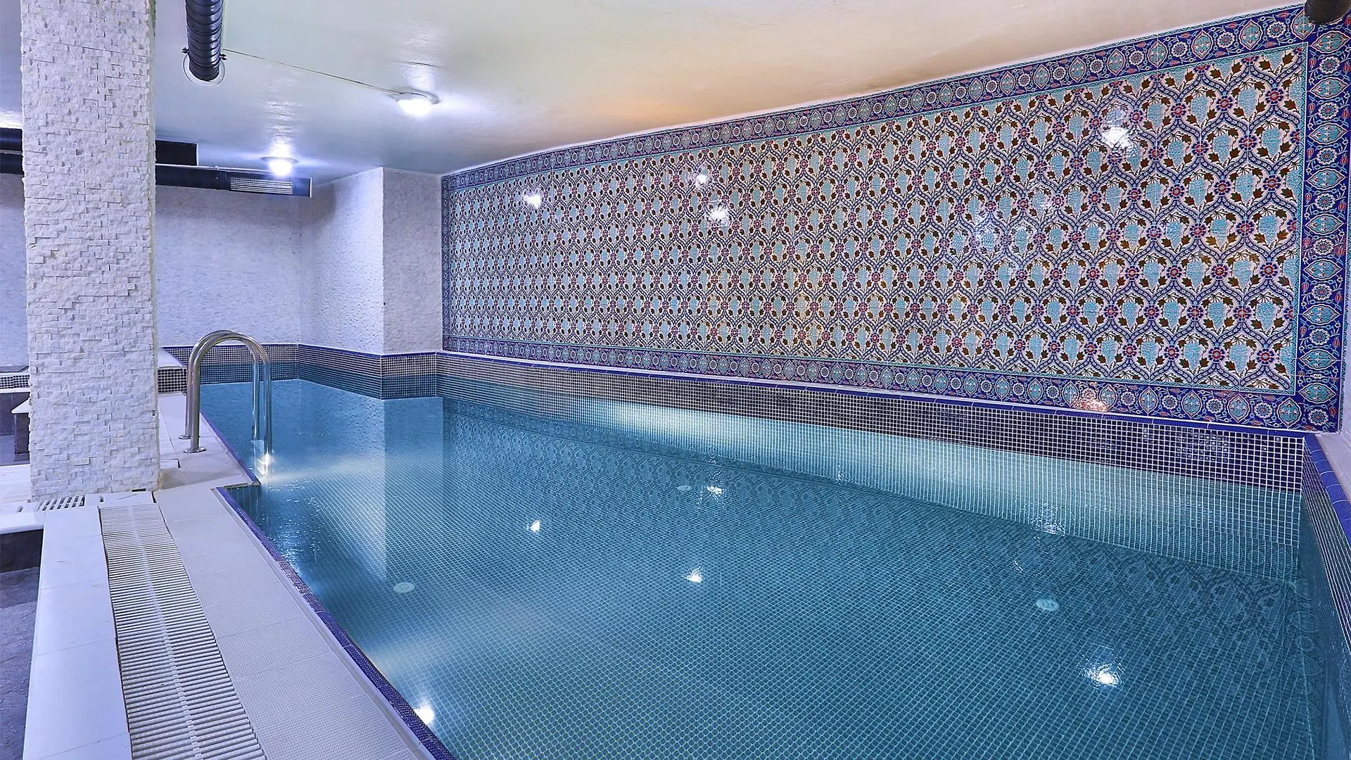 White Monarch Hotel Istanbul 4*,